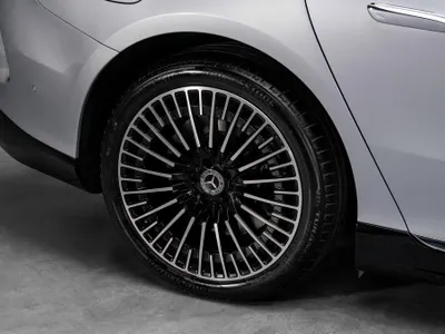 2022 مرسيدس - بنز إي كيو إس 580