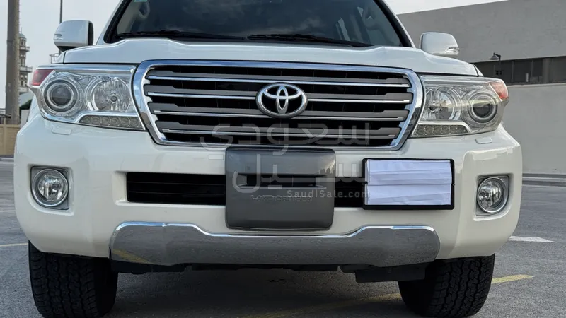 2012 Toyota Land Cruiser GXR