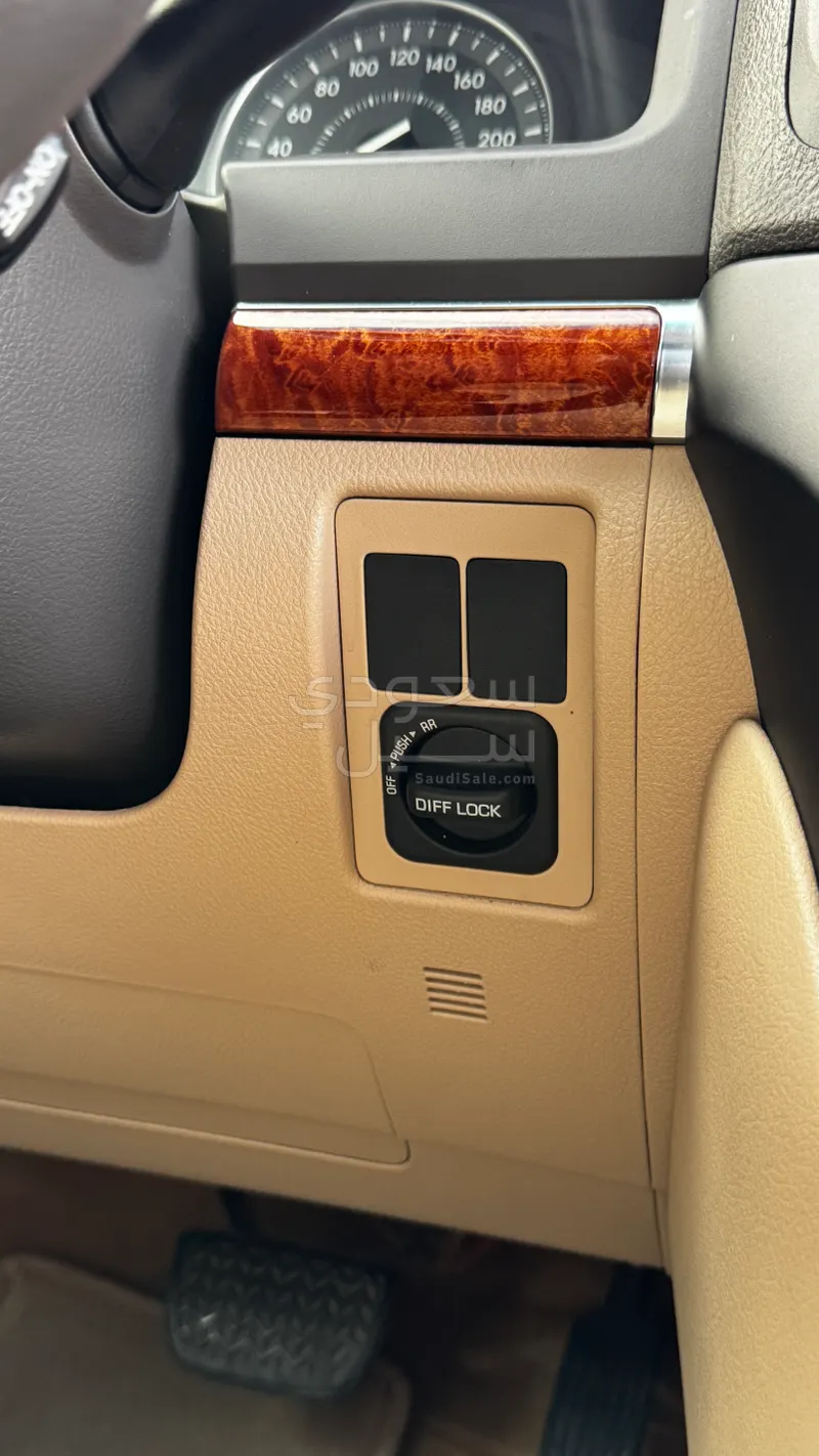 2012 Toyota Land Cruiser GXR