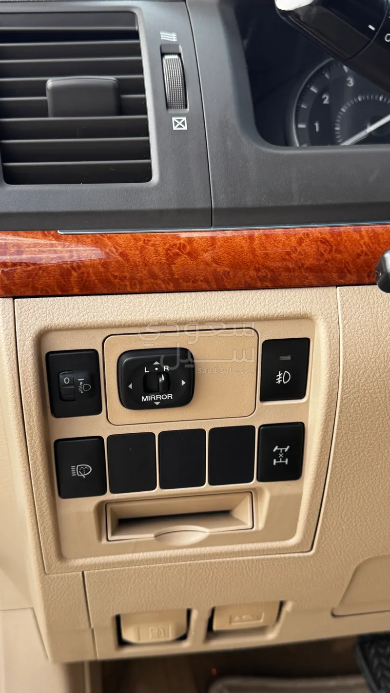 2012 Toyota Land Cruiser GXR