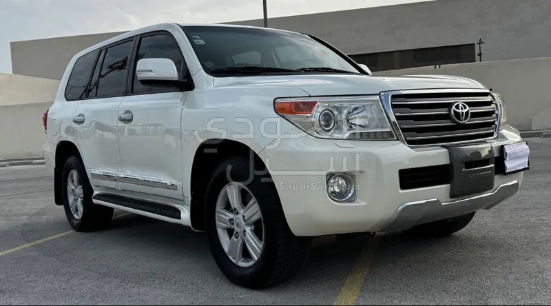 2012 Toyota Land Cruiser GXR