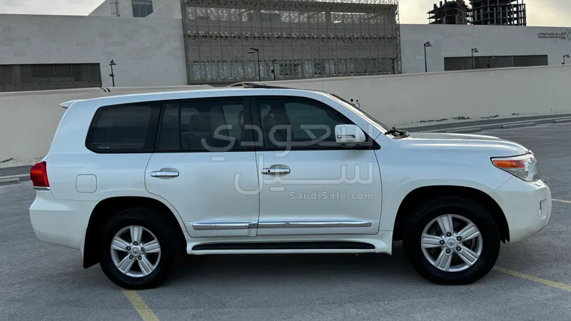 2012 Toyota Land Cruiser GXR