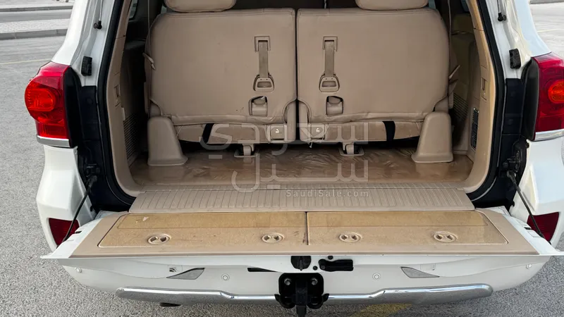 2012 Toyota Land Cruiser GXR