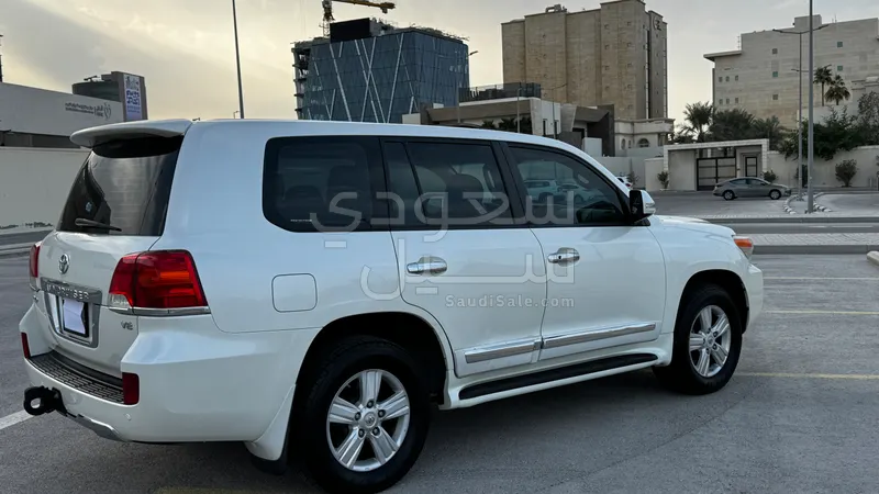 2012 Toyota Land Cruiser GXR