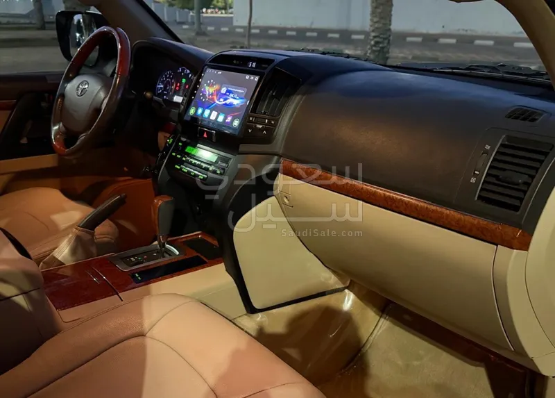 2012 Toyota Land Cruiser GXR