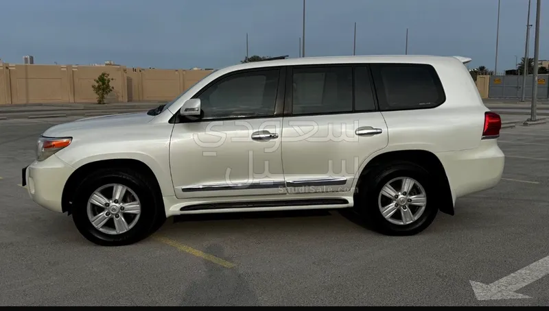 2012 Toyota Land Cruiser GXR