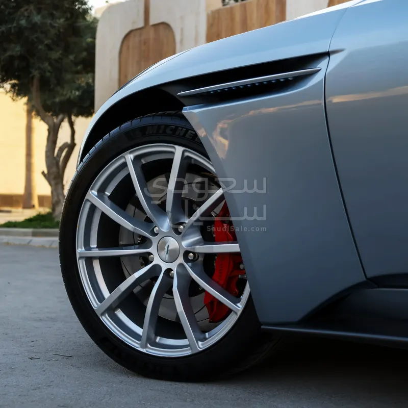 2020 Aston Martin DB11