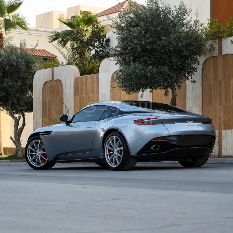 2020 Aston Martin DB11