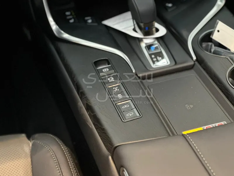 2025 لكزس إل إكس 700 اتش اوفرتريل