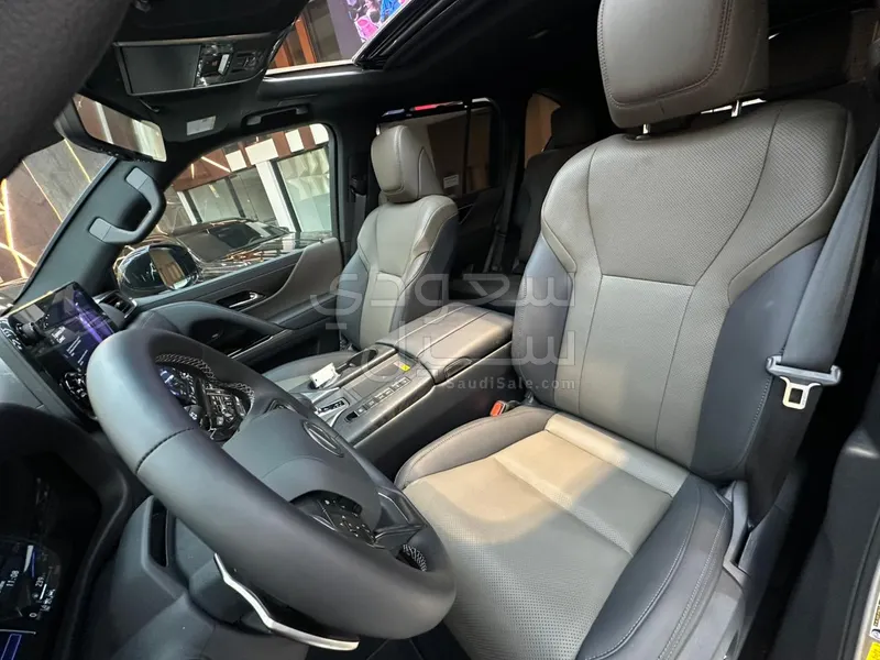 2025 لكزس إل إكس 700 اتش اوفرتريل