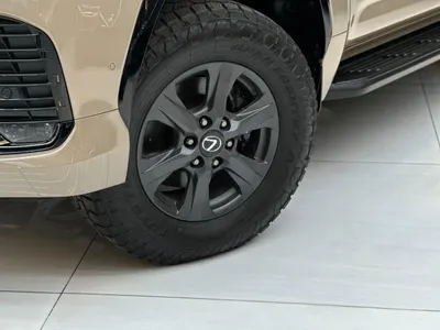 2025 لكزس إل إكس 700 اتش اوفرتريل