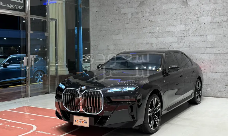 2024 بي ام دبليو الفئة السابعة 735أي