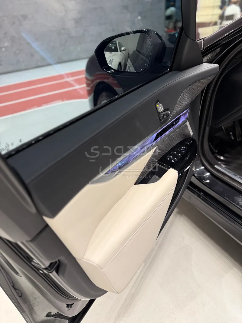 2024 بي ام دبليو الفئة السابعة 735أي