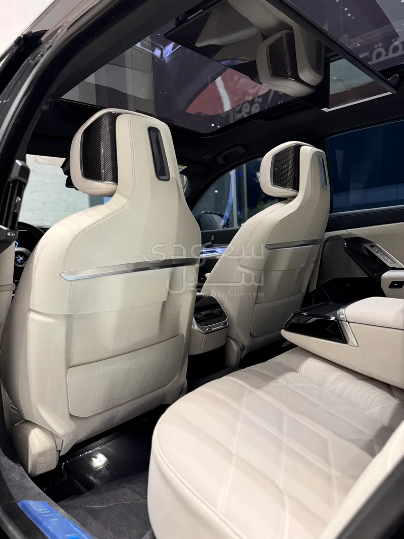 2024 بي ام دبليو الفئة السابعة 735أي