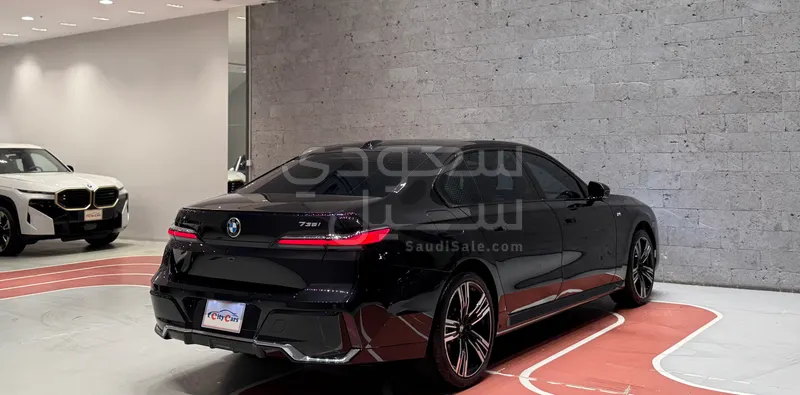 2024 بي ام دبليو الفئة السابعة 735أي