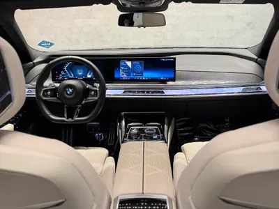 2024 بي ام دبليو الفئة السابعة 735أي