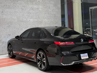 2024 بي ام دبليو الفئة السابعة 735أي