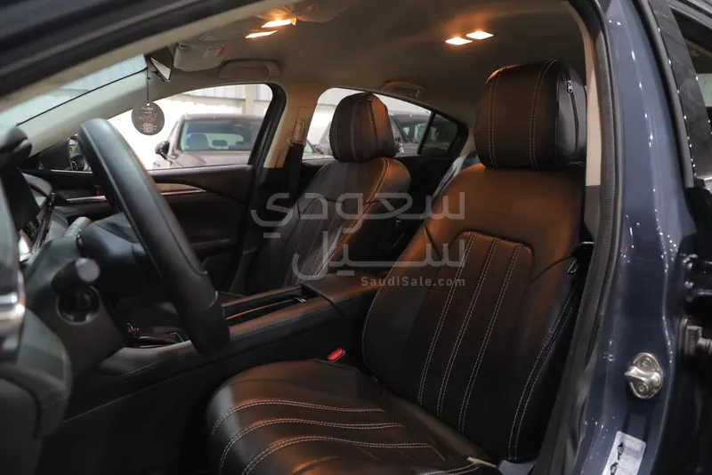 2025 مازدا مازدا 6