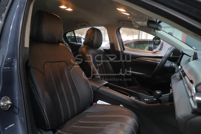 2025 مازدا مازدا 6