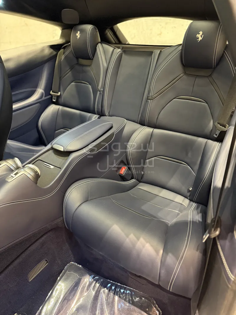 2017 فيراري جي تي سي 4 لوسو