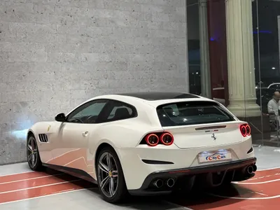 2017 فيراري جي تي سي 4 لوسو