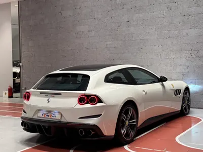 2017 فيراري جي تي سي 4 لوسو