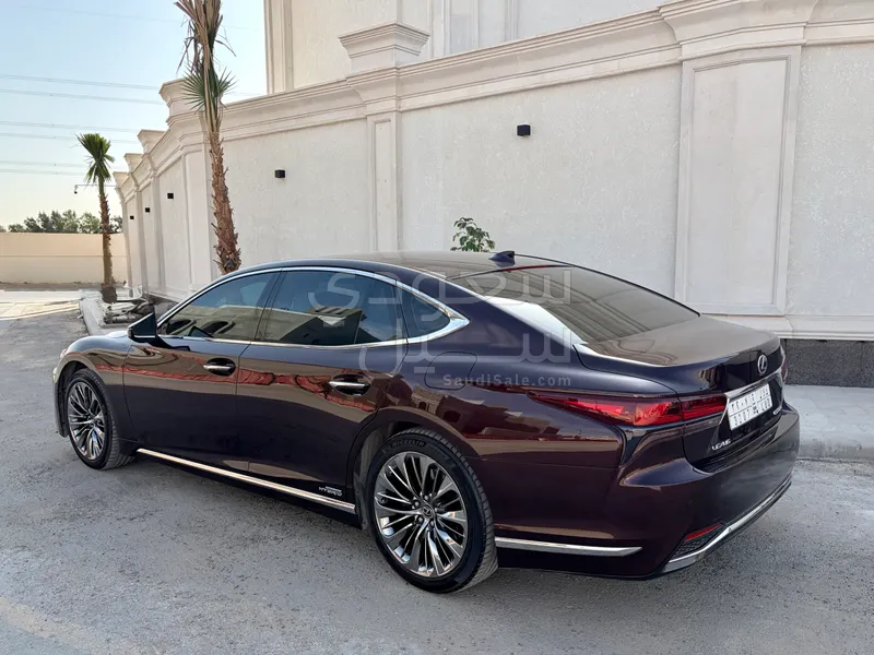 2018 لكزس إل إس 500إتش