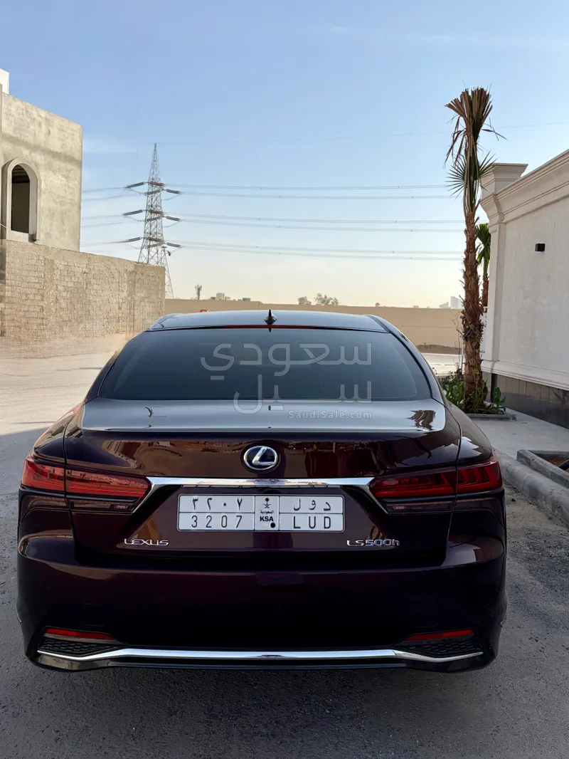 2018 لكزس إل إس 500إتش