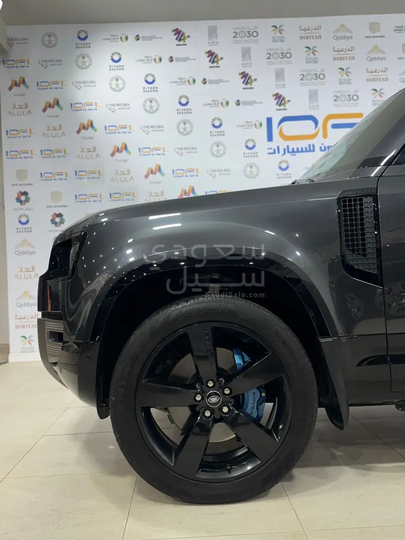 2025 Land Rover Defender X dynamic