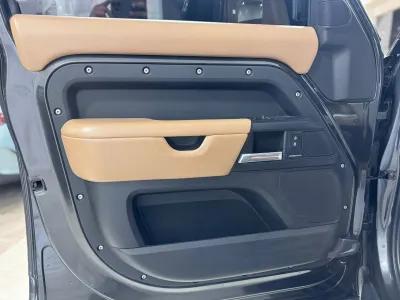 2025 Land Rover Defender X dynamic