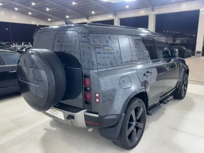 2025 Land Rover Defender X dynamic