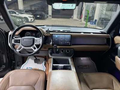 2025 Land Rover Defender X dynamic