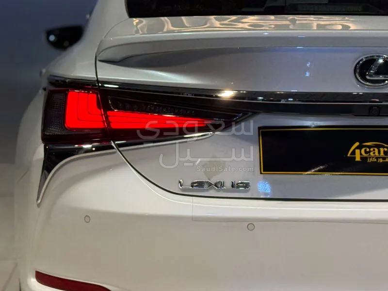 2023 Lexus ES 350