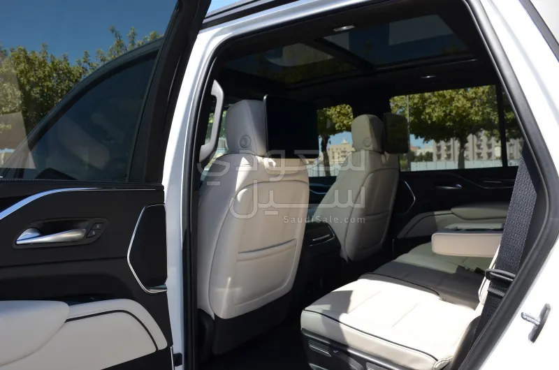 2024 كاديلاك اسكاليد سبورت