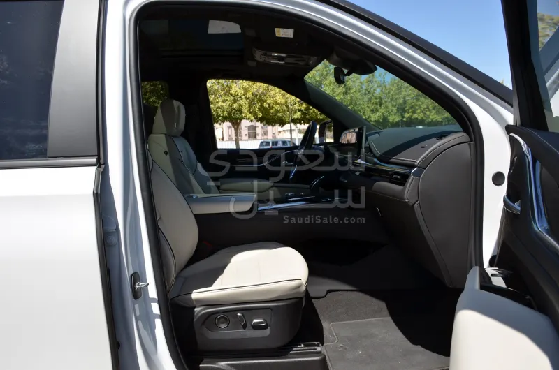 2024 كاديلاك اسكاليد سبورت