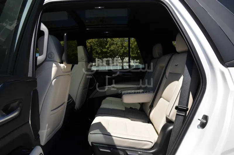 2024 كاديلاك اسكاليد سبورت