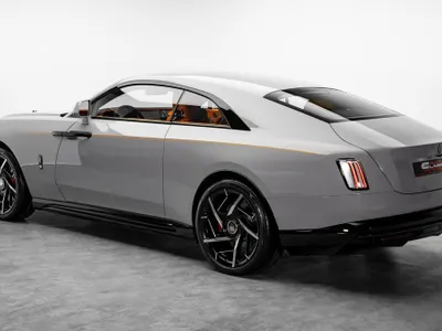 2026 رولز رويس سبيكتر بلاك بادج