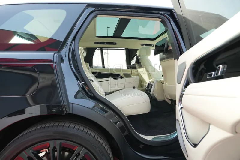 2026 لاند روفر رينج روفر اوتوبيوغرافي