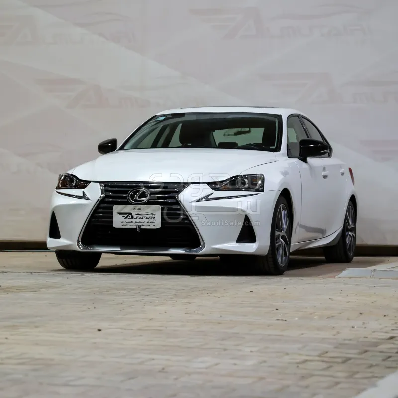 2018 لكزس آي إس 300