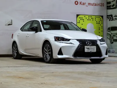 2018 لكزس آي إس 300