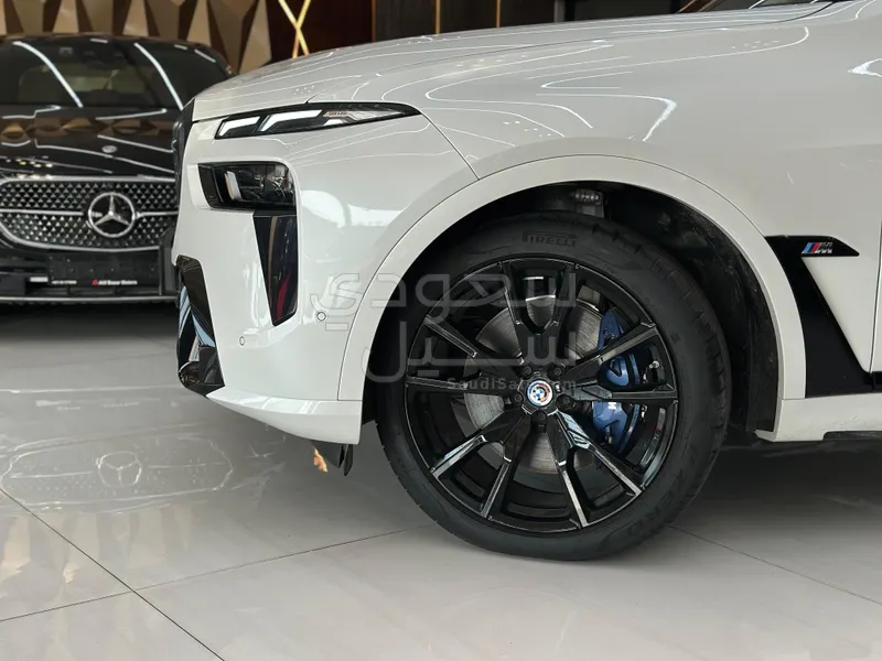 2023 بي ام دبليو الفئة اكس 7 إم كت