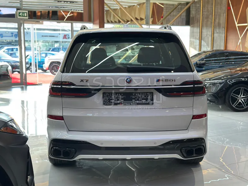 2023 بي ام دبليو الفئة اكس 7 إم كت