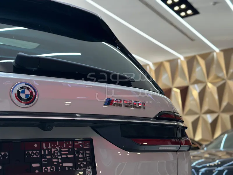 2023 بي ام دبليو الفئة اكس 7 إم كت