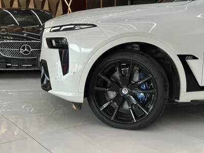 2023 بي ام دبليو الفئة اكس 7 إم كت