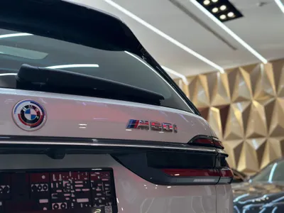 2023 بي ام دبليو الفئة اكس 7 إم كت