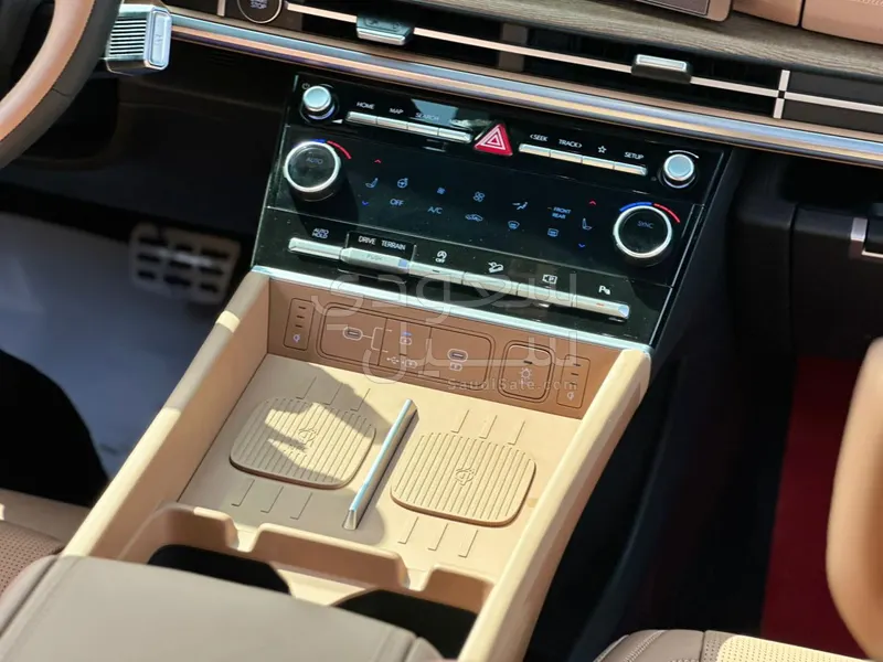 2024 هيونداي سانتا في جراند