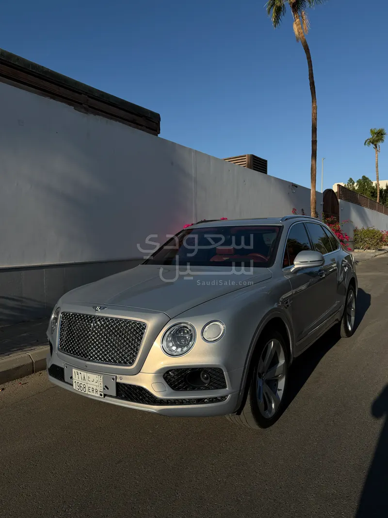 2017 بنتلي بنتايجا الاصدار الاول