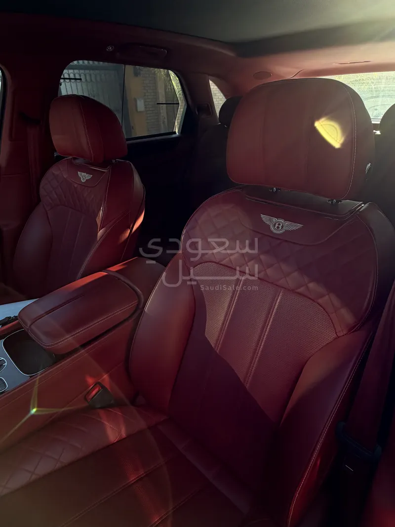 2017 بنتلي بنتايجا الاصدار الاول
