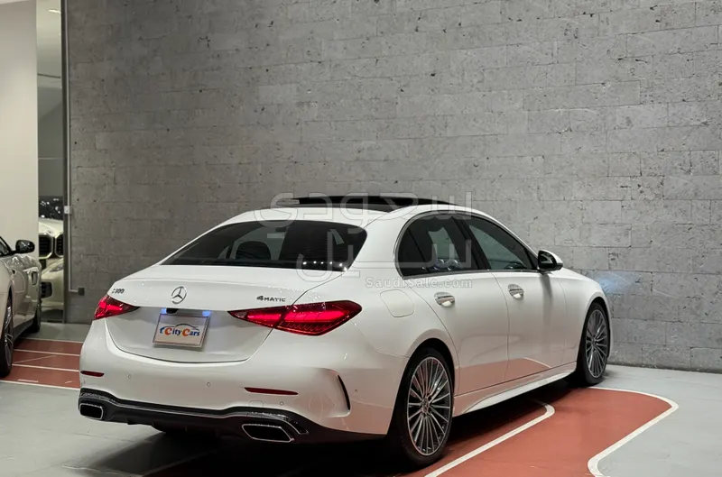 2023 مرسيدس - بنز سي 300