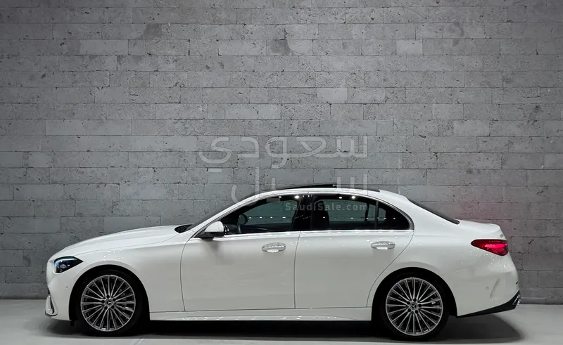 2023 مرسيدس - بنز سي 300